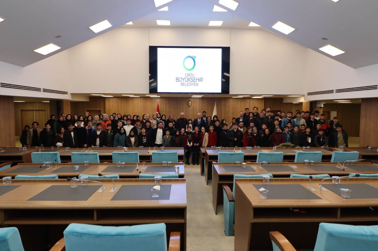 ÖĞRENCİLER ŞEHRİNİ TANIMAYA DEVAM EDİYOR